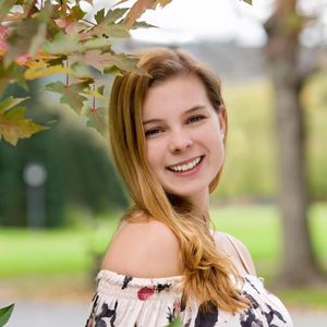 Meet your Posher, Mia